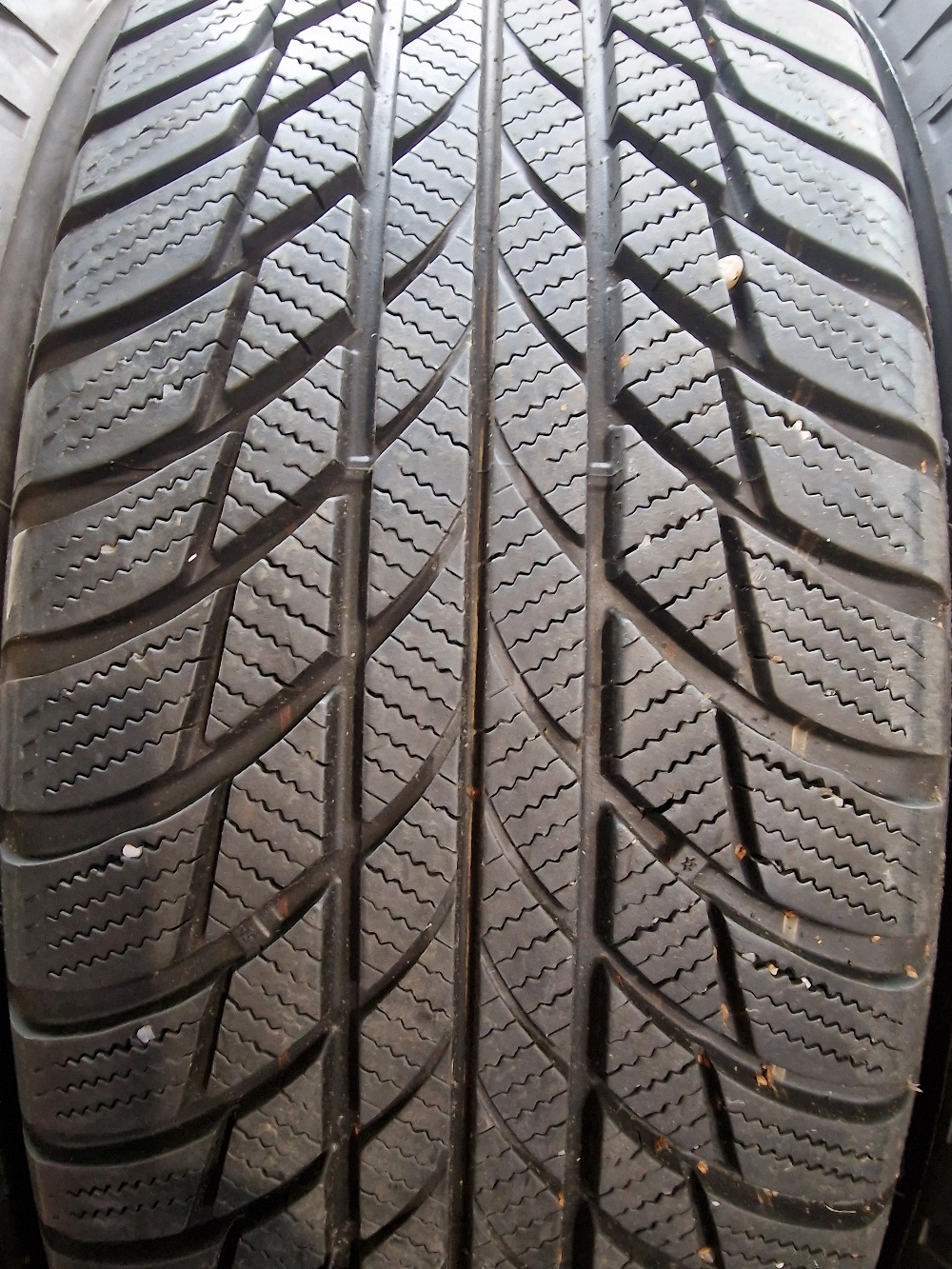Bridgestone 215/65R17 LM001 SEAL 7mm használt gumi HG13963