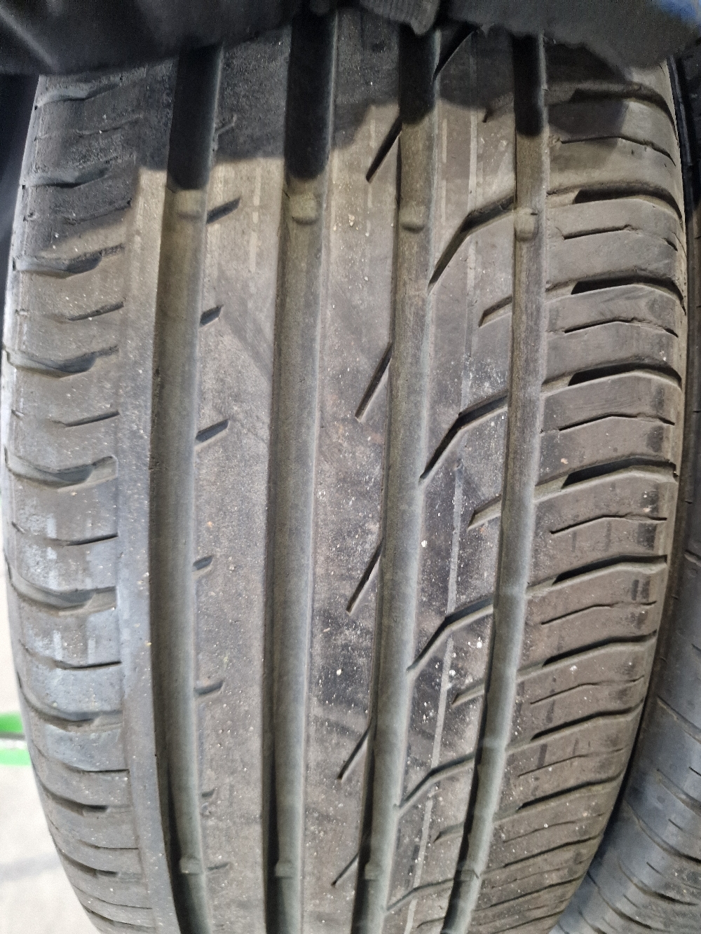 Continental 215/55R18 PREMIUMCONTACT2 5.5-6mm használt gumi HG14463