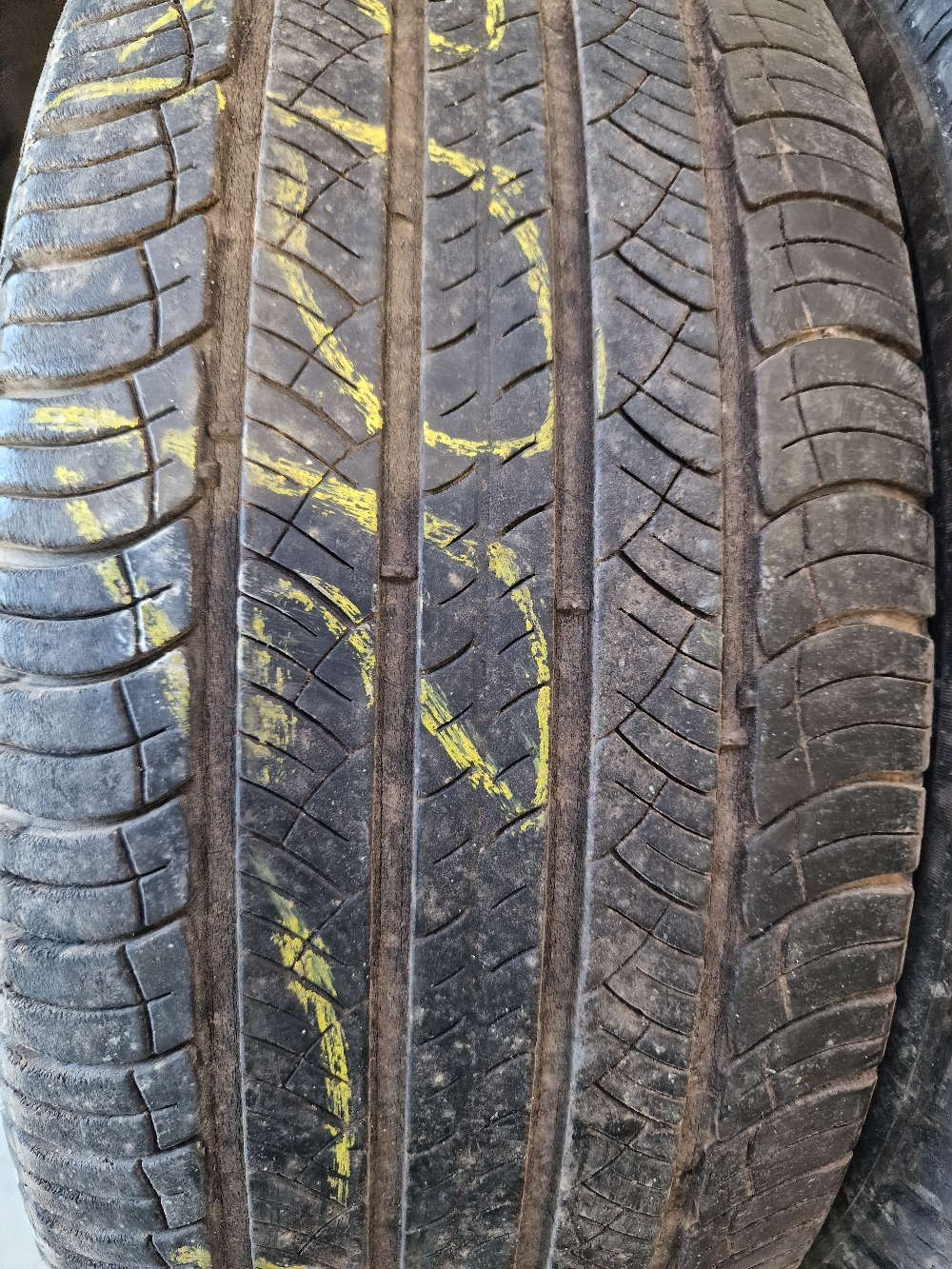 Michelin 235/55R17 LATITUDE TOUR 4-5mm használt gumi HG15812