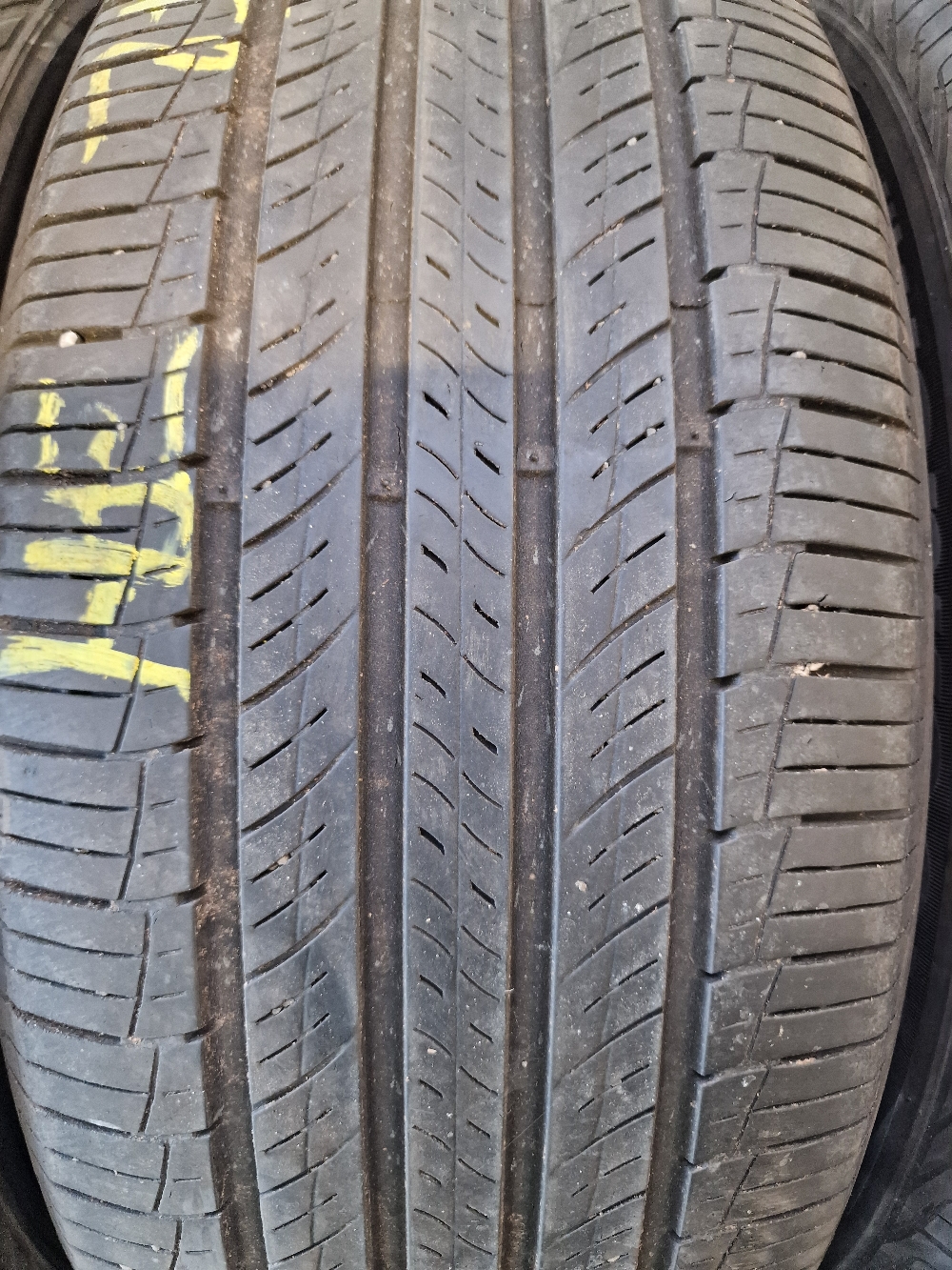 Hankook 235/55R17 DYNAPRO HP2 RA33 4-5mm használt gumi HG15816