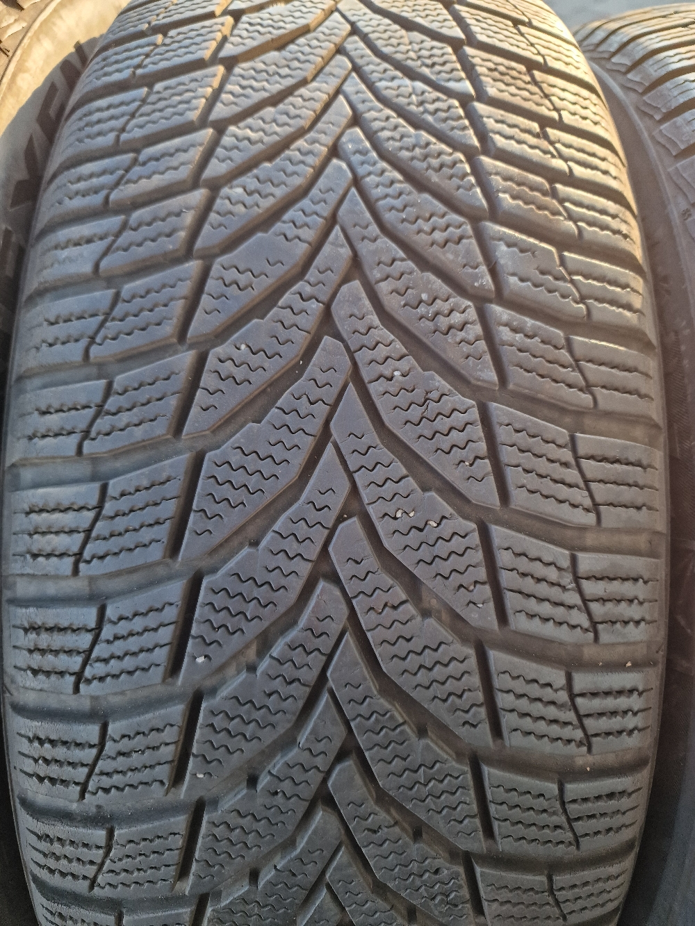 Nexen 225/55R18 WU7S 5-6mm használt gumi HG16486
