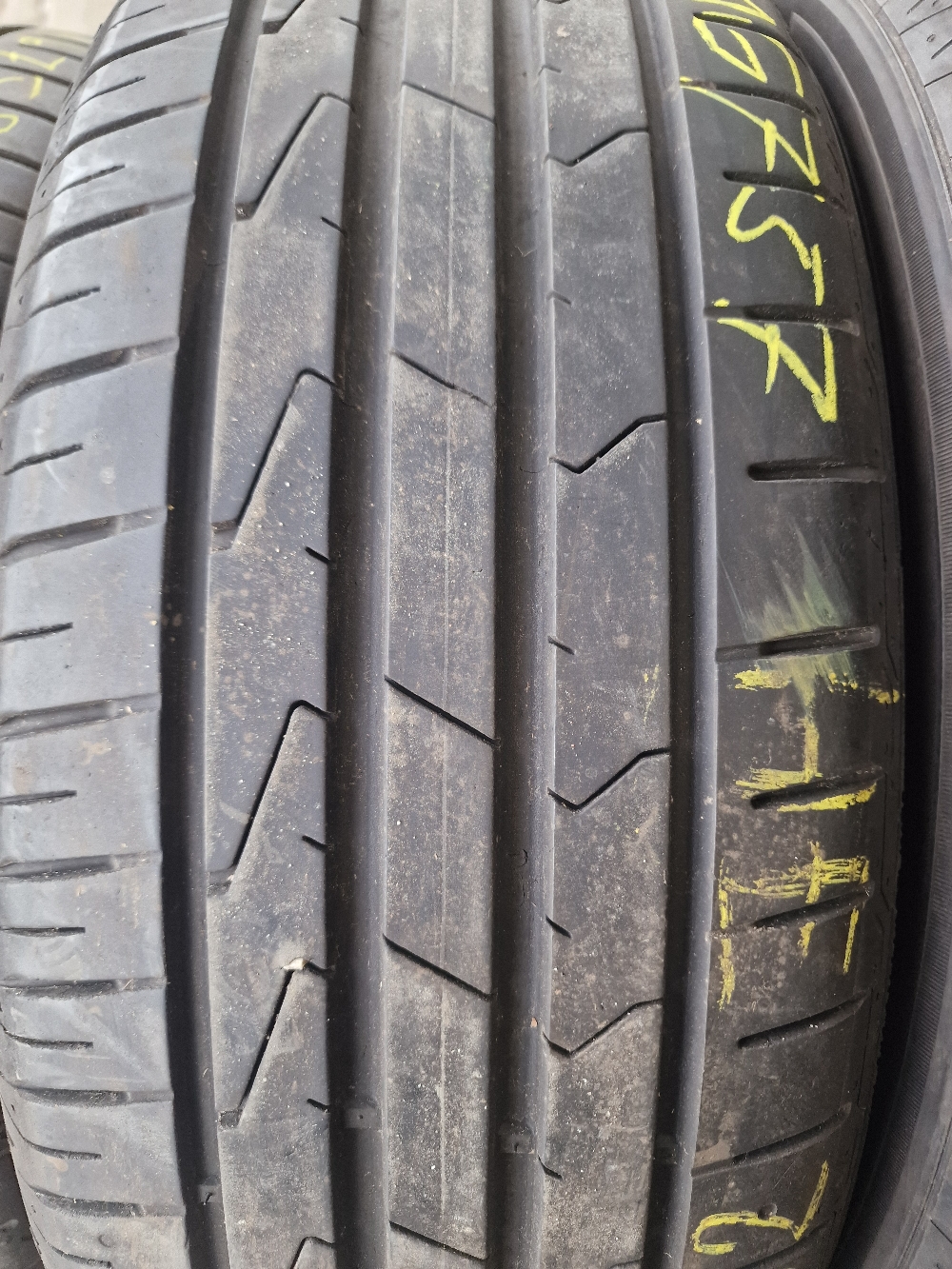 Hankook 215/55R18 K125 6mm használt gumi HG16757