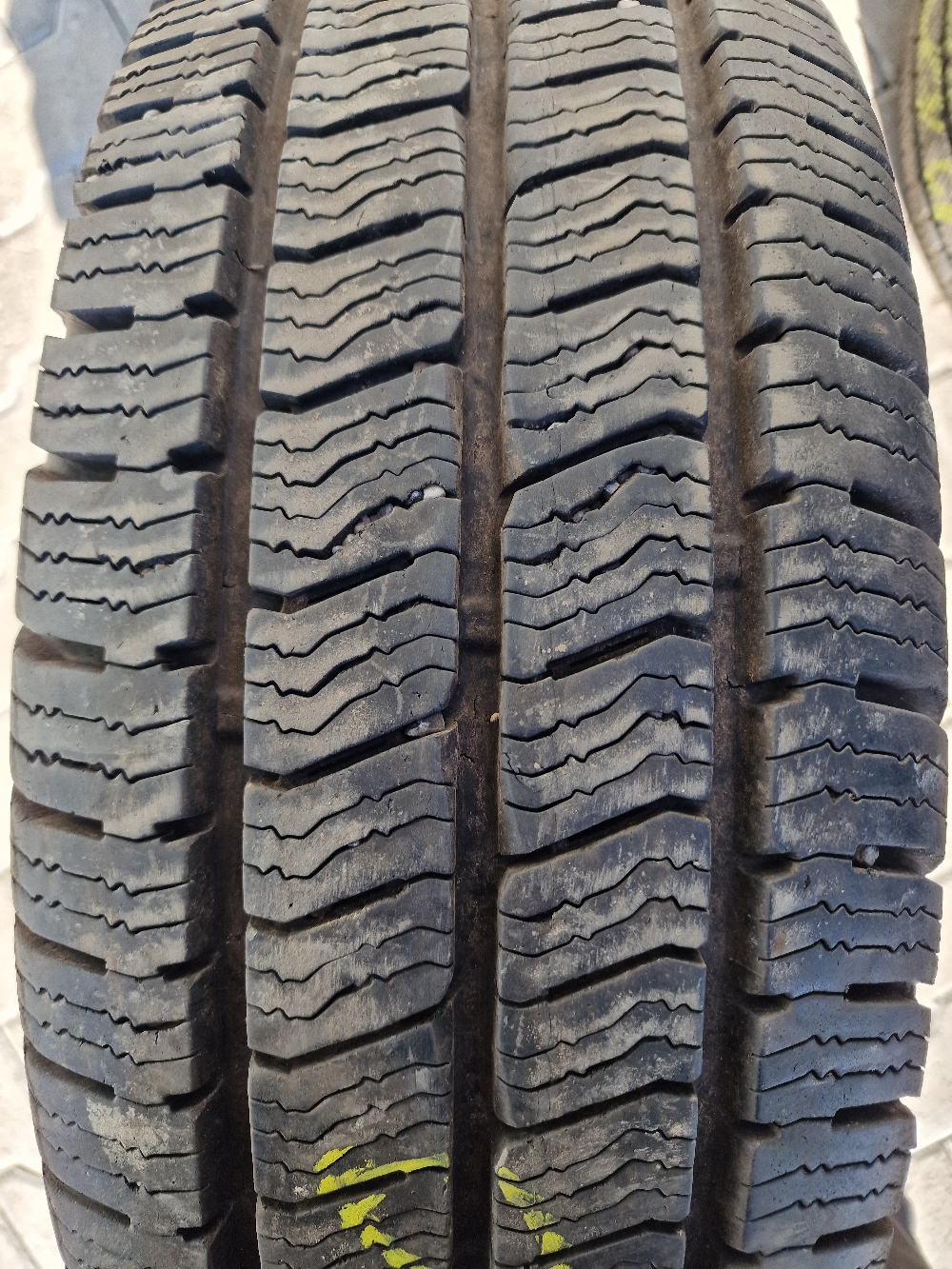 Barum 235/65R16C SNOVANIS3 9mm használt gumi HG17180