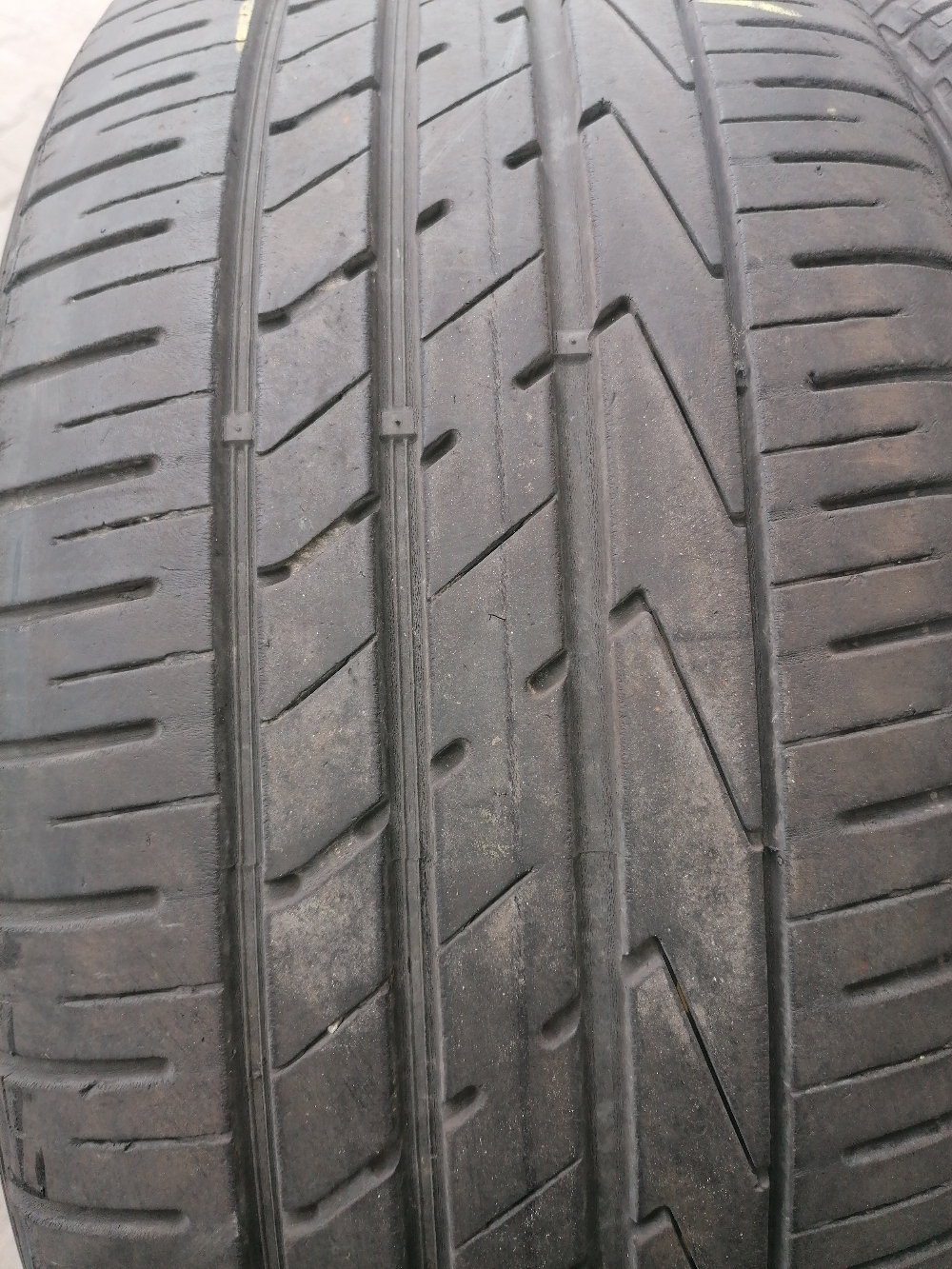 Hankook 235/50R19 K117A 5mm használt gumi HG17517