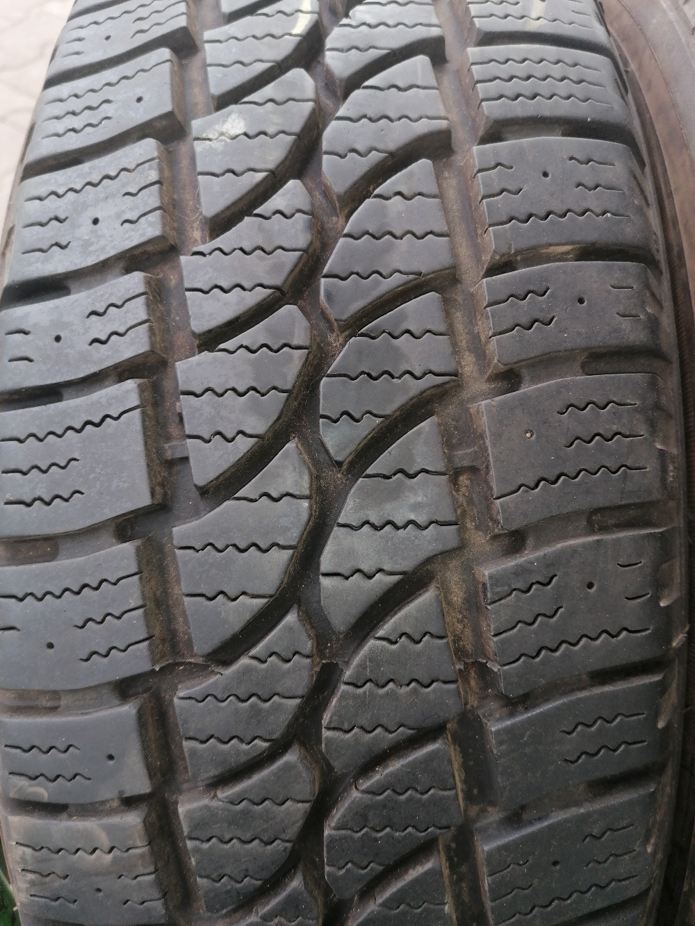Taurus 215/65R16C WINTER 9-10mm használt gumi HG17518