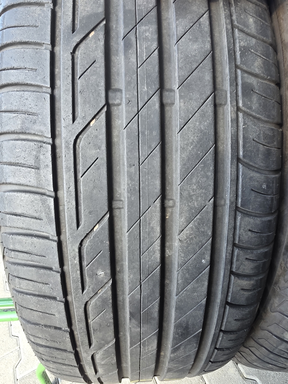 Bridgestone 215/55R17 T001 5mm használt gumi HG17547