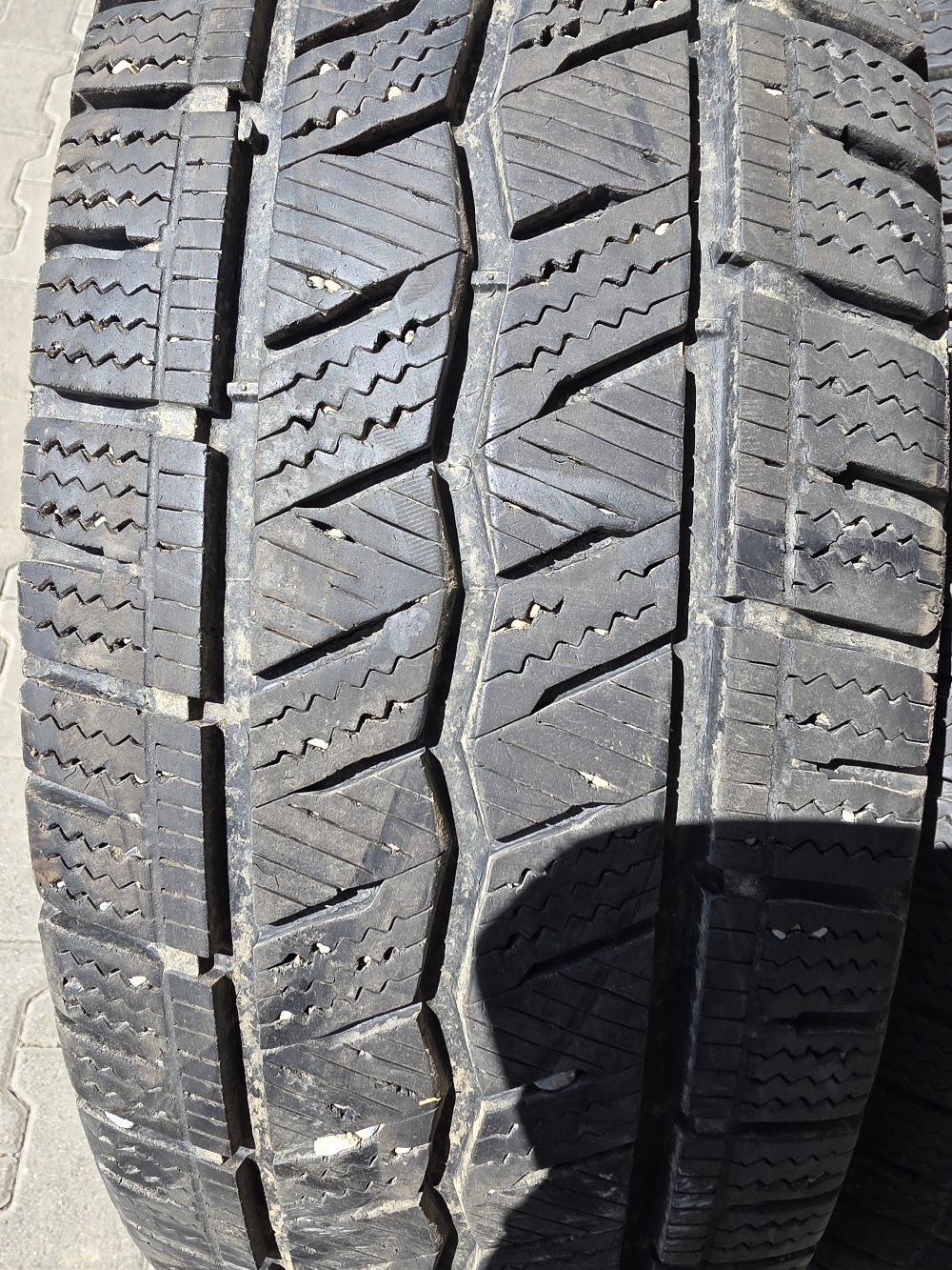 Hankook 215/65R16C RW12 6-7mm használt gumi HG17581