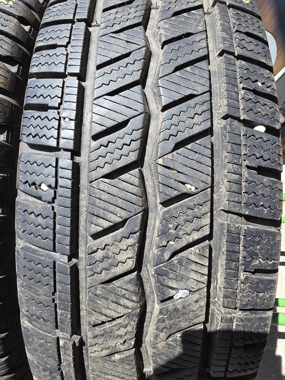 Hankook 215/65R16C RW12 8-9mm használt gumi HG17583