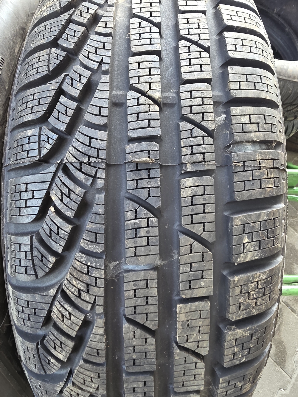 Pirelli 215/55R17 SOTTOZERO2 8mm használt gumi HG17692