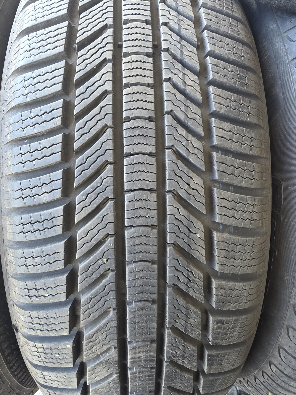 Continental 215/55R17 TS870P 7-8mm használt gumi HG18500