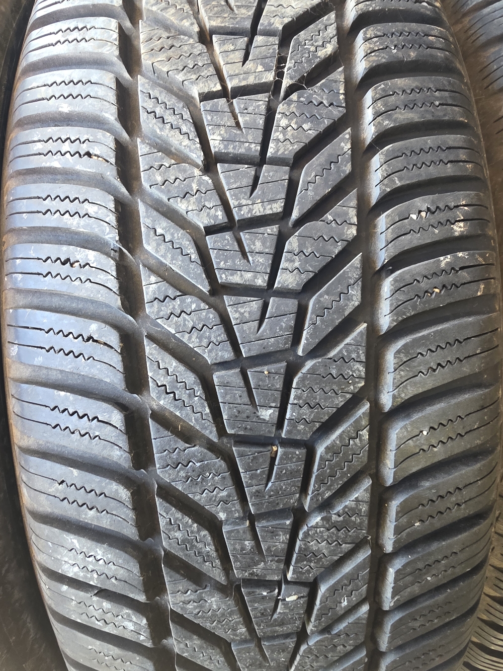 Hankook 225/60R17 W330 7-7.5mm használt gumi HG18906