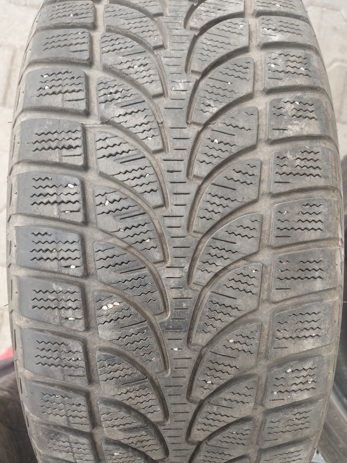 Bridgestone 235/60R18 LM-80 5-6mm használt gumi HG7864